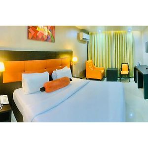 Oakspring Hotel And Luxury Suites
